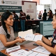 Conoce los requisitos para registrarte al nuevo apoyo del Bienestar 30 a 64 años. Foto: Gemini AI