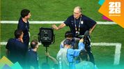 Marcelo Bielsa dejó una mala imagen tras la eliminación de Uruguay. (Foto: Reuters)
