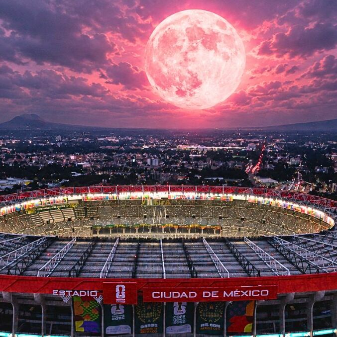¿A qué hora podrá verse la Luna de Fresa este 29 de junio 2026? | Foto: Mexsport y Chatgpt
