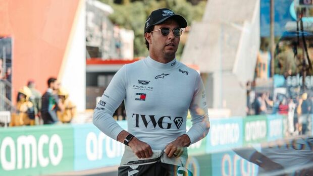 Sergio Pérez quedó en el lugar 21. (Foto: @shy_rajdev/ @SChecoPerez)