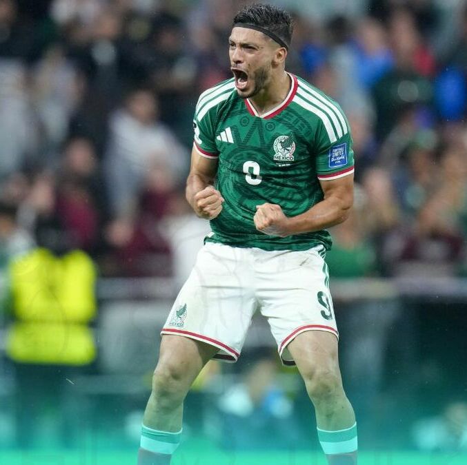 Raúl Jiménez se acerca a la marca de Chicharito (Imago7)