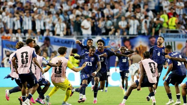 Sidny Lopes-Cabral puso el 2-2 para que Cabo Verde siguiera con vida ante Argentina. (Reuters)