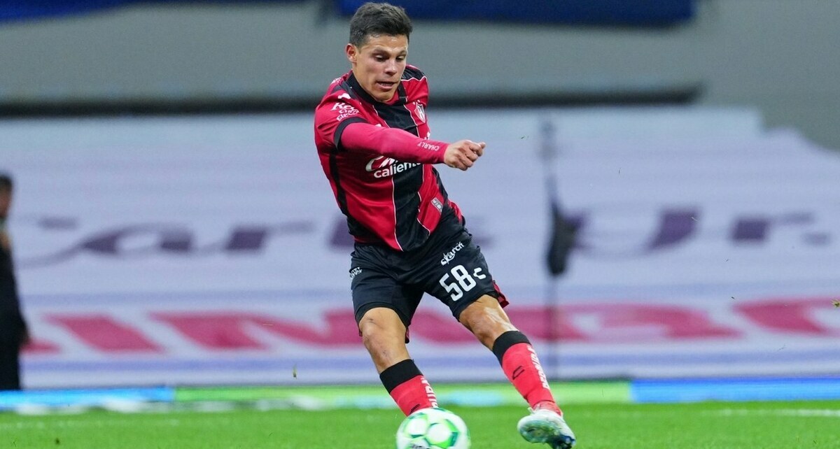 Arturo "Ponchito" González con el Atlas (Imago7)