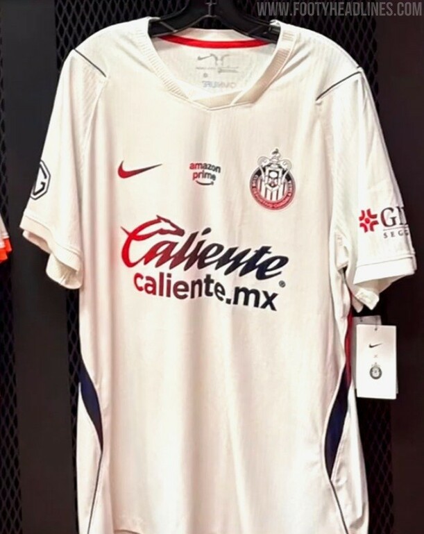 Chivas jersey visitante con Nike (Footy Headlines)