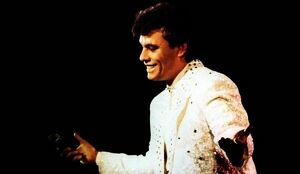 El icónico primer concierto de Juan Gabriel en Bellas Artes llegará a las salas de cine en México. (YouTube)