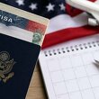 Visa americana de turista: cuánto tiempo puedes esperar para renovarla  (FOTO: Gemini IA)