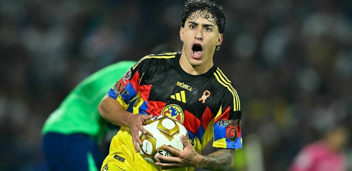 Alejandro Zendejas con el jersey anterior del América (Imago7)