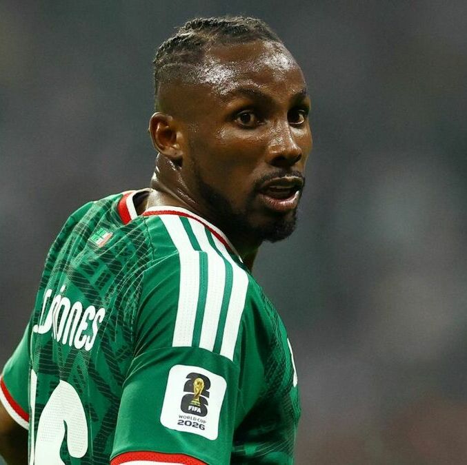 Julián Quiñones con la Selección Mexicana (Reuters)