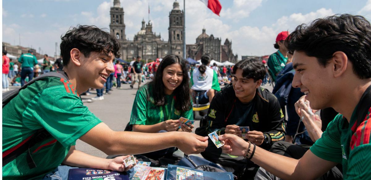 ¿A qué hora finaliza el intercambio masivo de estampas del Mundial HOY 12 de junio? | Foto: ChatGPT