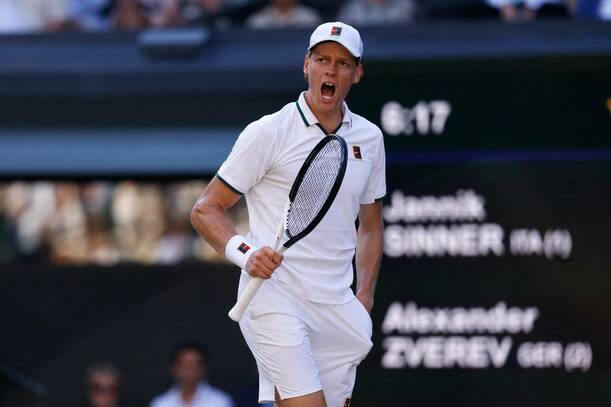 Sinner venció a Zverev en cuatro sets / Reuters
