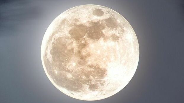Superluna Fría; a qué hora y dónde ver última luna llena de 2025 HOY 4 de diciembre 2025 | Canva