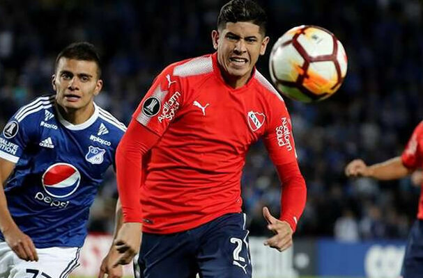 El defensa argentino Alan Franco en la mira del América. Foto: EFE