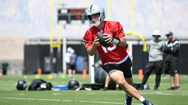 Fernando Mendoza va por todo con los Raiders (Reuters)