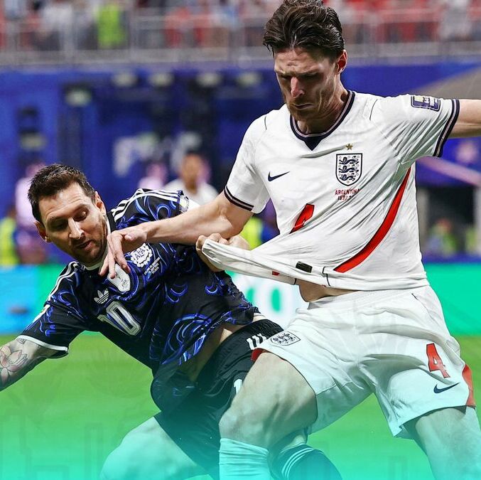 Declan Rice pudo irse expulsado, pero Messi no reclamó. (Foto: Reuters)