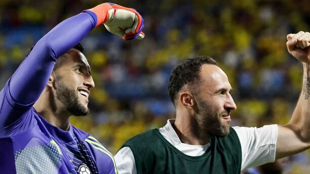 Camilo Vargas, portero del Atlas, y David Ospina (EFE)