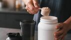 ¿Cuándo debes consumir proteína en polvo? Foto: ChatGPT