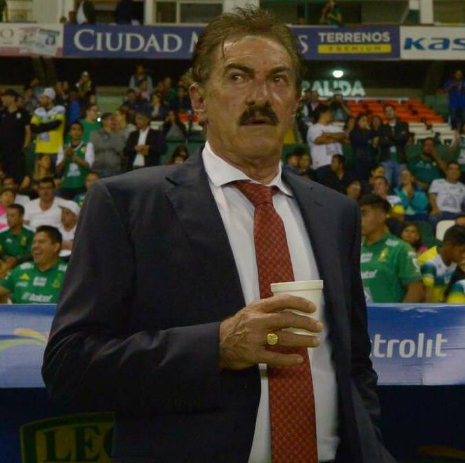 Ricardo La Volpe se encuentra en el ojo del huracán (Imago7)