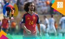 Cucurella recreó ritual de Capdevila, exjugador Campeón con España en 2010 | Foto: EFE, Captura