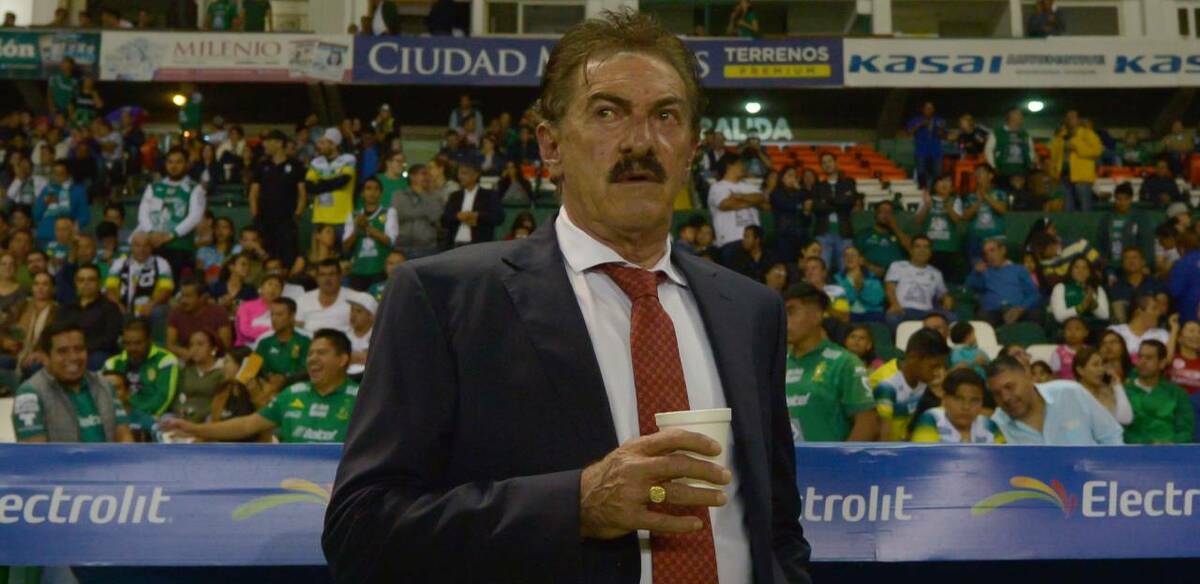 Ricardo La Volpe se encuentra en el ojo del huracán (Imago7)
