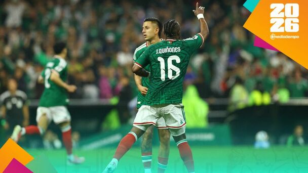 Roberto Alvarado y Julián Quiñones (Reuters)