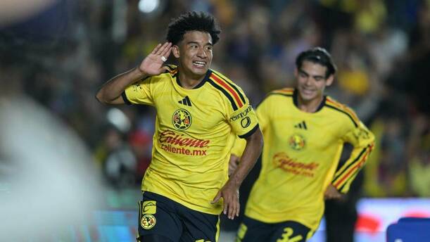 Isaías Violante fue el héroe de la noche para el América (Mexsport)