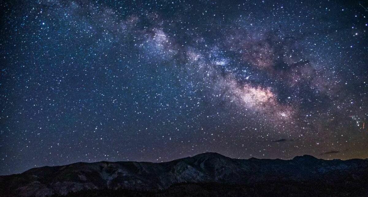 Conoce las fechas para ver la Lluvia de Estrellas Acuáridas en México este 2026. (Especial)