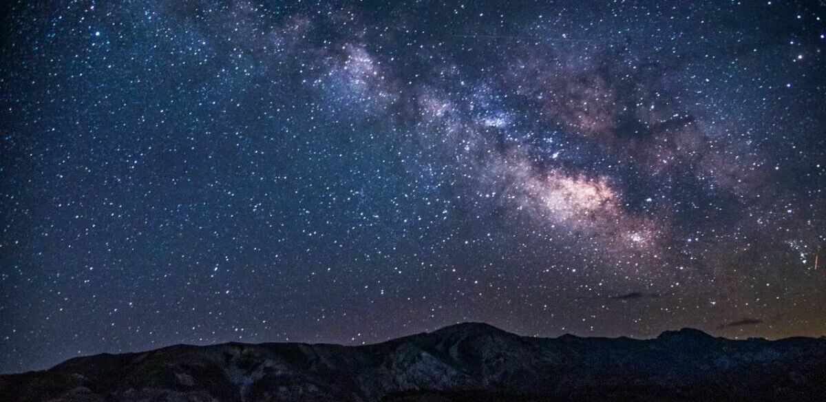 Conoce las fechas para ver la Lluvia de Estrellas Acuáridas en México este 2026. (Especial)