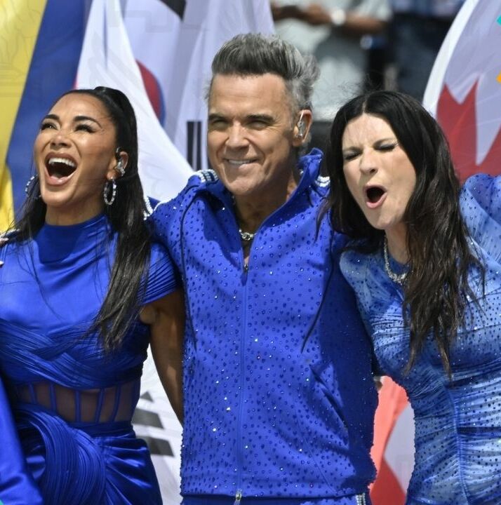 Robbie Williams durante su actuación musical en la Final del Mundial (Fotografía: Mexsport)