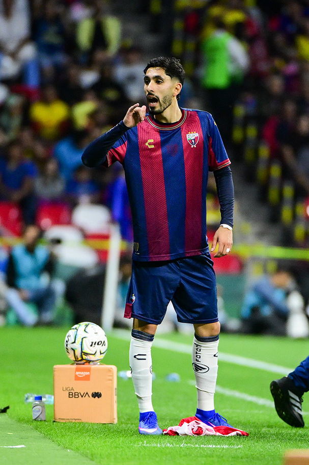 Santiago García utilizó una playera distinta al resto de jugadores del Atlante. (Foto: Imago7)