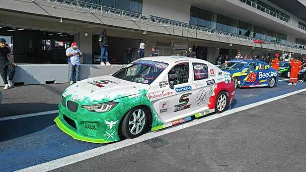El cantante tomó el volante del auto #24 de la categoría TC 2000. (Foto: Speed Fest)