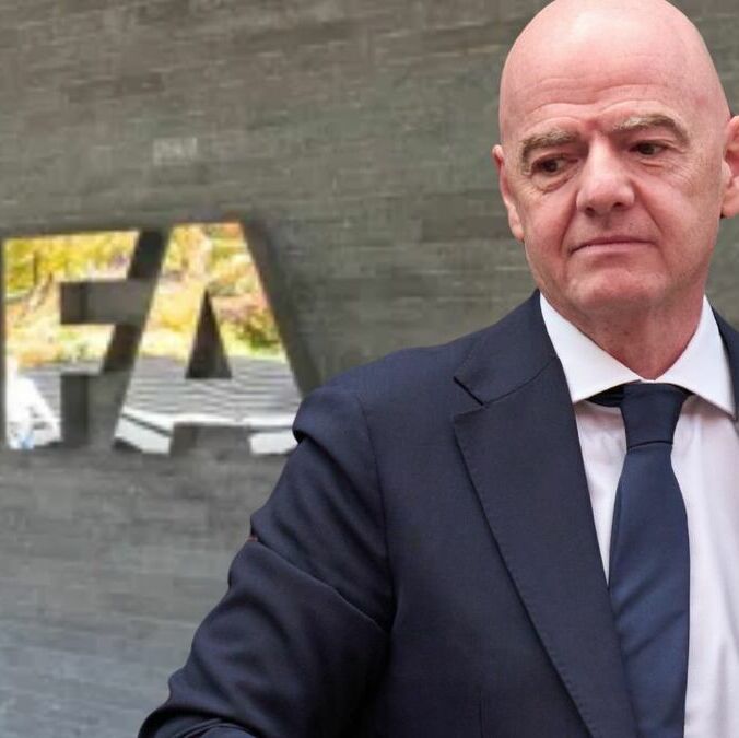 La FIFA e Infantino están en medio de la polémica. (Foto: Mexsport)