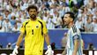 Vozinha enfrentando a Lionel Messi en el Mundial 2026 (Reuters)