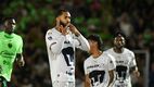 Juninho Vieira le festejó a Sebastián Jurado tras anotarle (Fotografía: Mexsport)
