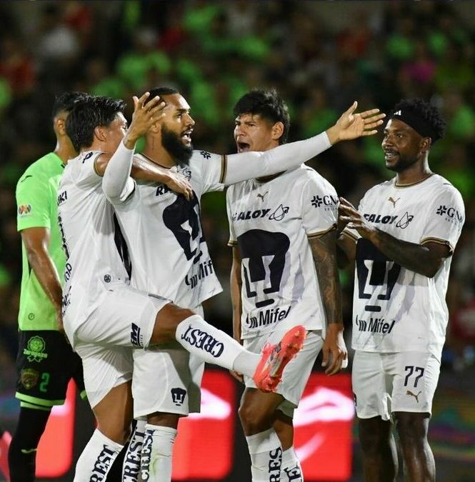 Juninho marcó triplete ante Juárez en la goleada de los Pumas (Fotografía: Mexsport)