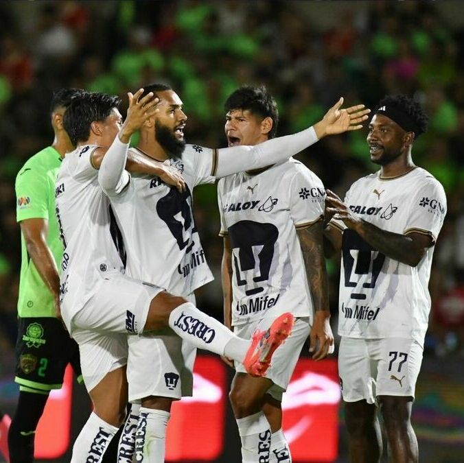 Juninho marcó triplete ante Juárez en la goleada de los Pumas (Fotografía: Mexsport)