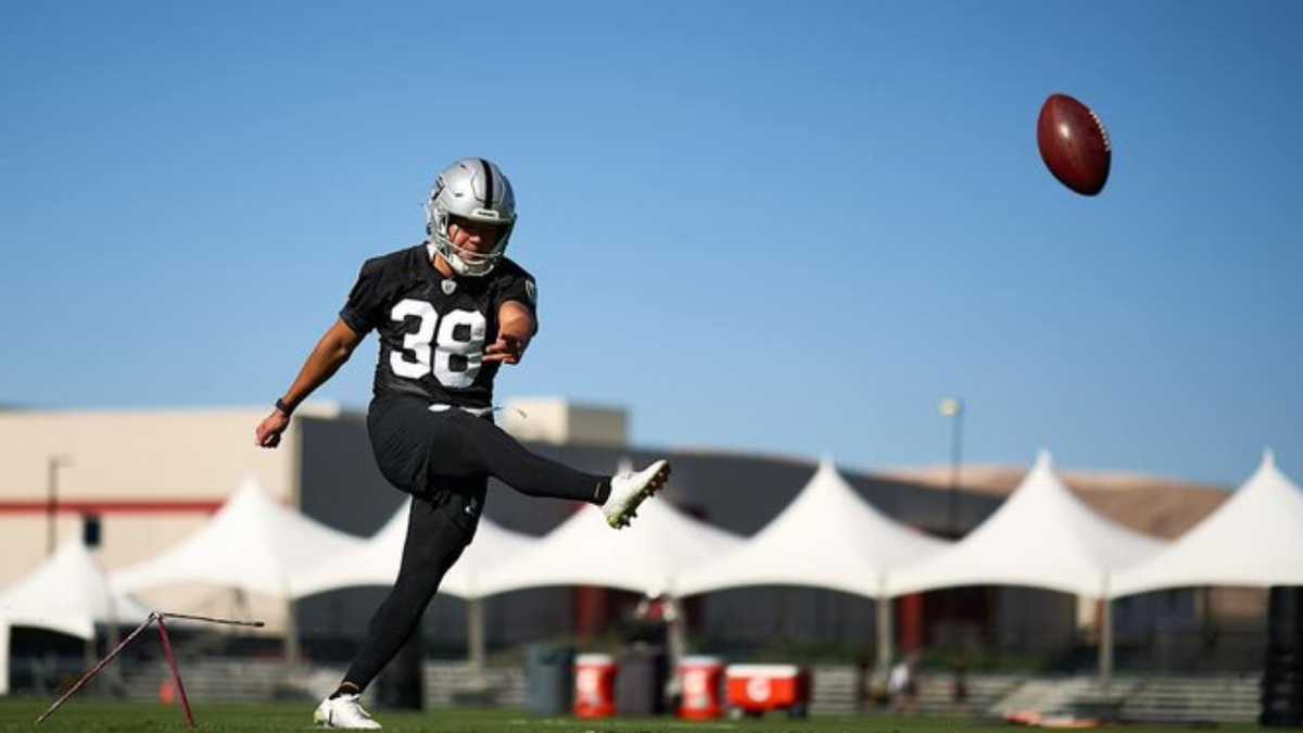 Kansei Matsuzawa busca un lugar en el  roster de Las Vegas Raiders (Fotografía: @Raiders)