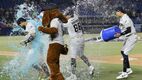 Así festejó Sultanes al ganar el encuentro viniendo de atrás. (Foto: Sultanes)
