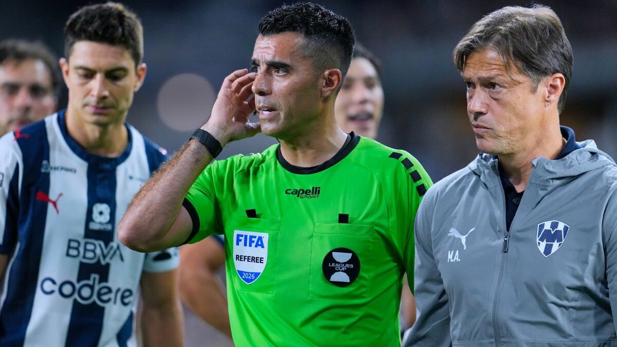 Almeyda se quejó sólo de los minutos que no compensó Adonai. (Foto: Mexsport)