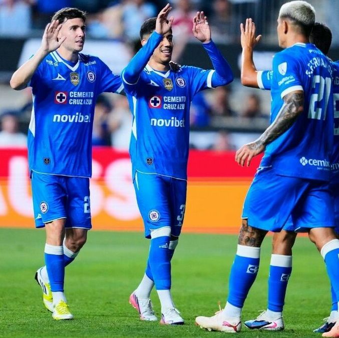 Cruz Azul venció a Philadelphia con gol de Paradela (Mexsport)