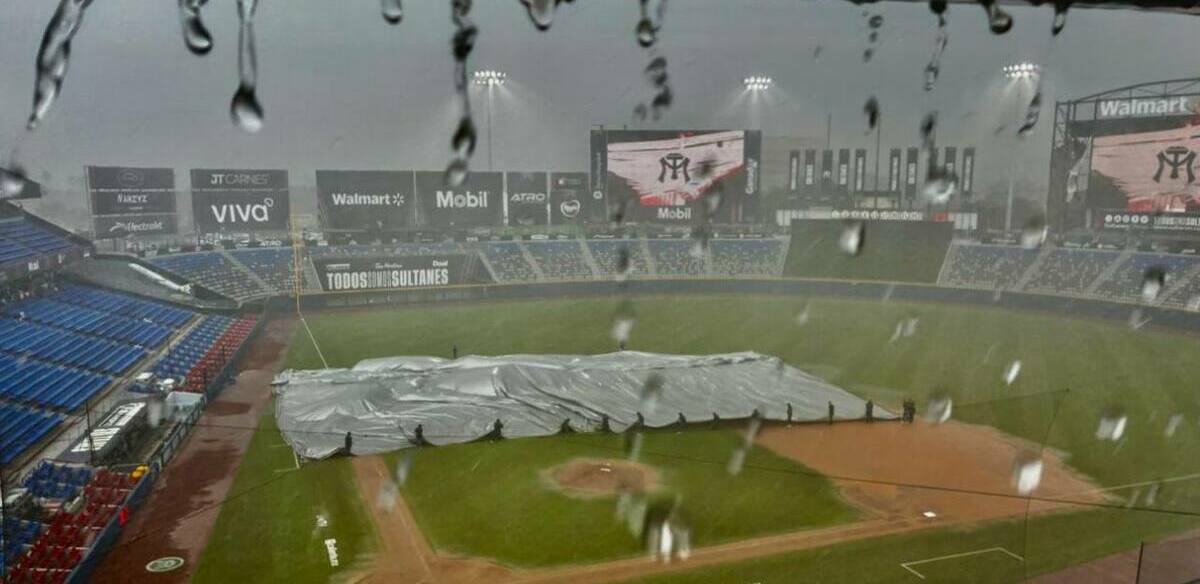 El inicio del primer juego de los Playoffs se tuvo que retrasar (@SultanesOficial)