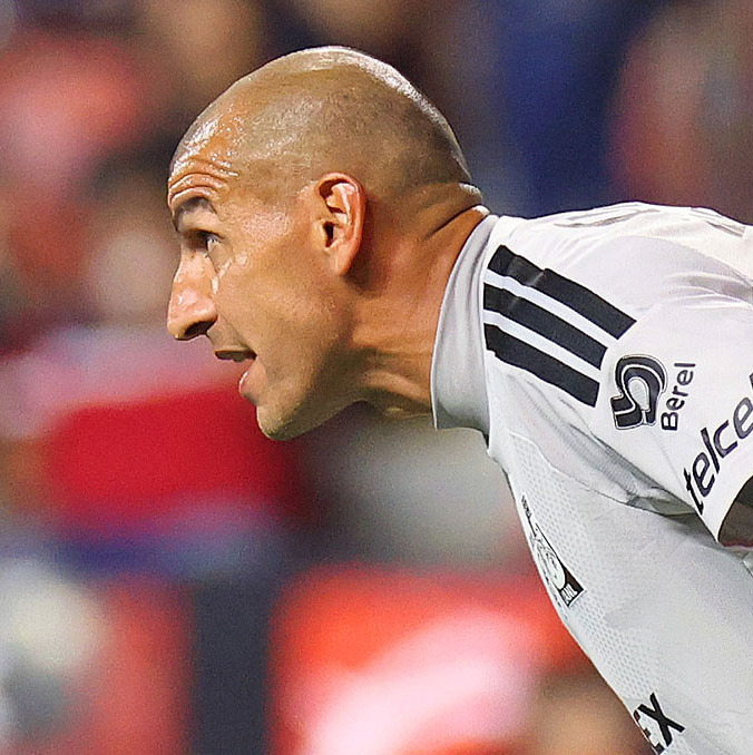 Nahuel Guzmán se enganchó con aficionadas del Minnesota. (Foto: Imago7)