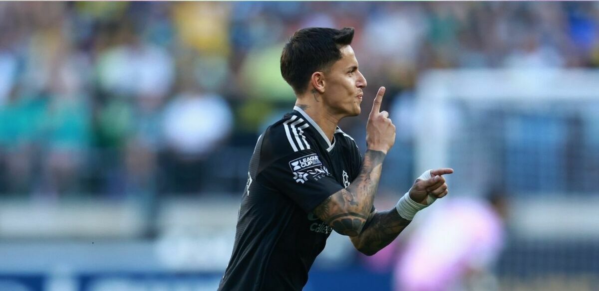 Brian Rodríguez tiene posibilidades para salir del América, reveló su representante (Fotografía: Mexsport)