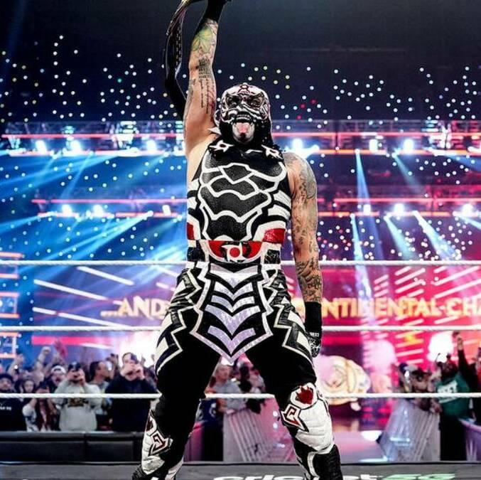 Penta quiere el campeonato mundial de los pesos pesados (WWE)