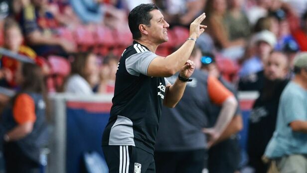 Hernán Elizondo es el DT interino de Tigres. (Foto:Mexsport)