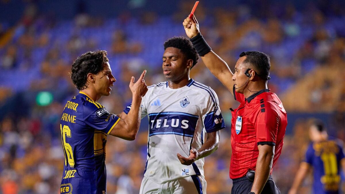 Lainez también vio la roja en Tigres. (Foto: Mexsport)