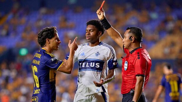 Lainez también vio la roja en Tigres. (Foto: Mexsport)