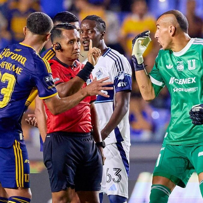 Nahuel Guzmán perdió la cabeza al agredir al árbitro. (Foto: Mexsport)