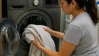 Error que podrías estar cometiendo con tu toalla de baño al lavarla. Foto: ChatGPT