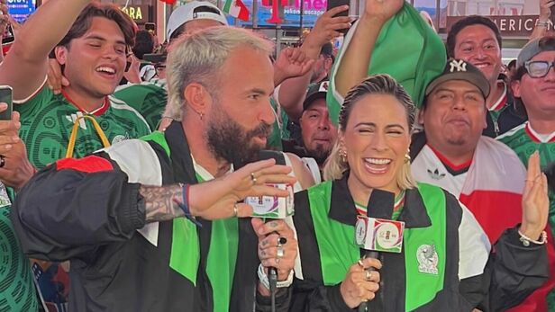 Marc Crosas y Val Marín en una cobertura del Mundial. (Foto: Marc Crosas)