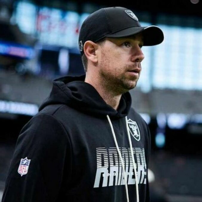 Klint Kubiak habló sobre la pretemporada de Los Raiders (Fotografía: @Raiders)